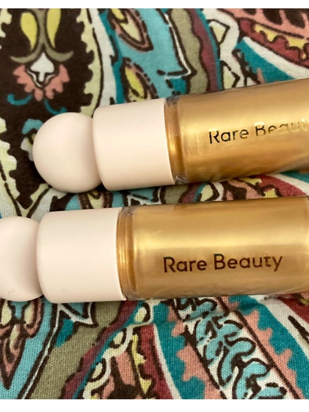 Rare Beauty Liquid Highlighter in Outshine